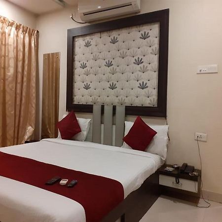 Hotel White House Pune Exterior photo