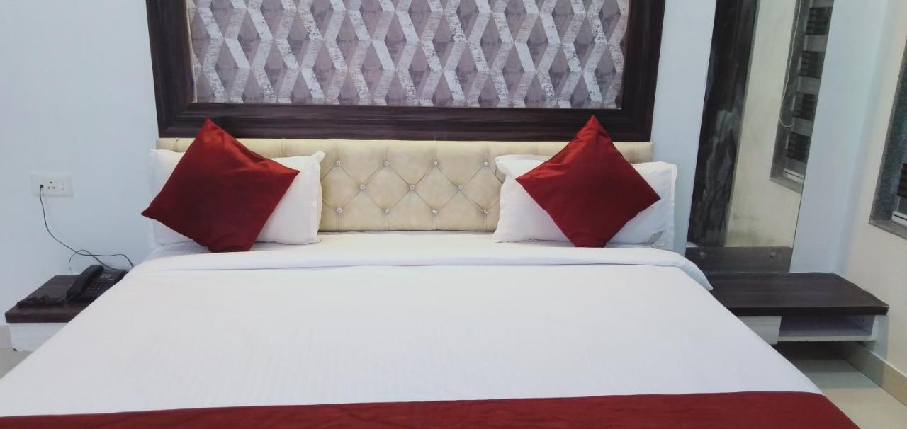 Hotel White House Pune Exterior photo