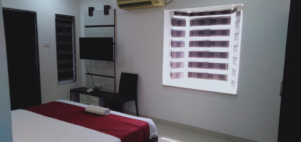 Hotel White House Pune Exterior photo