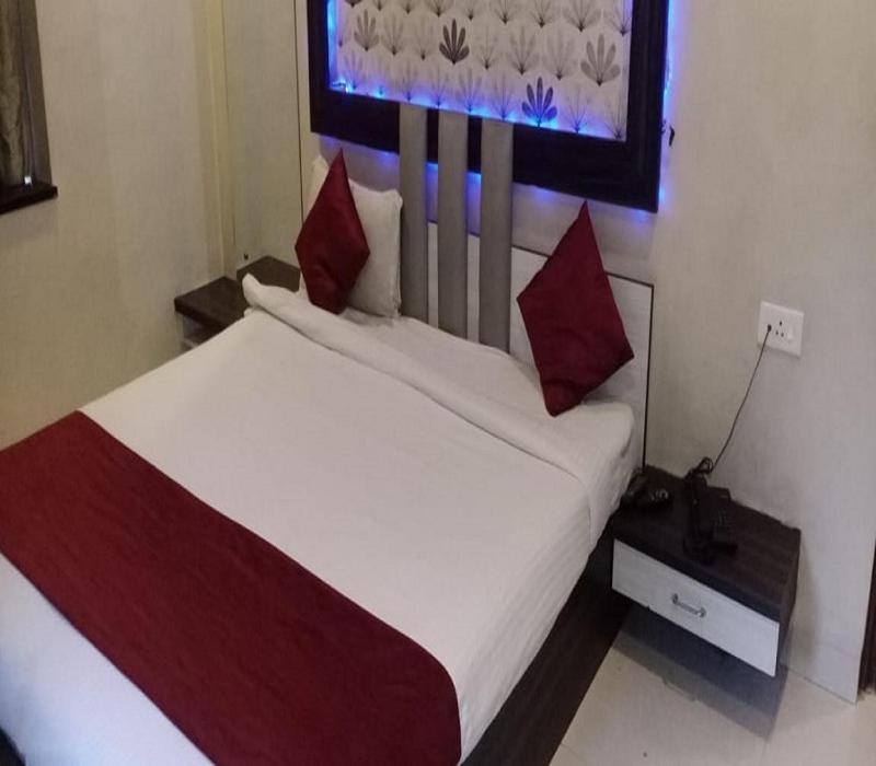 Hotel White House Pune Exterior photo