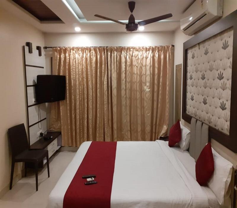 Hotel White House Pune Exterior photo