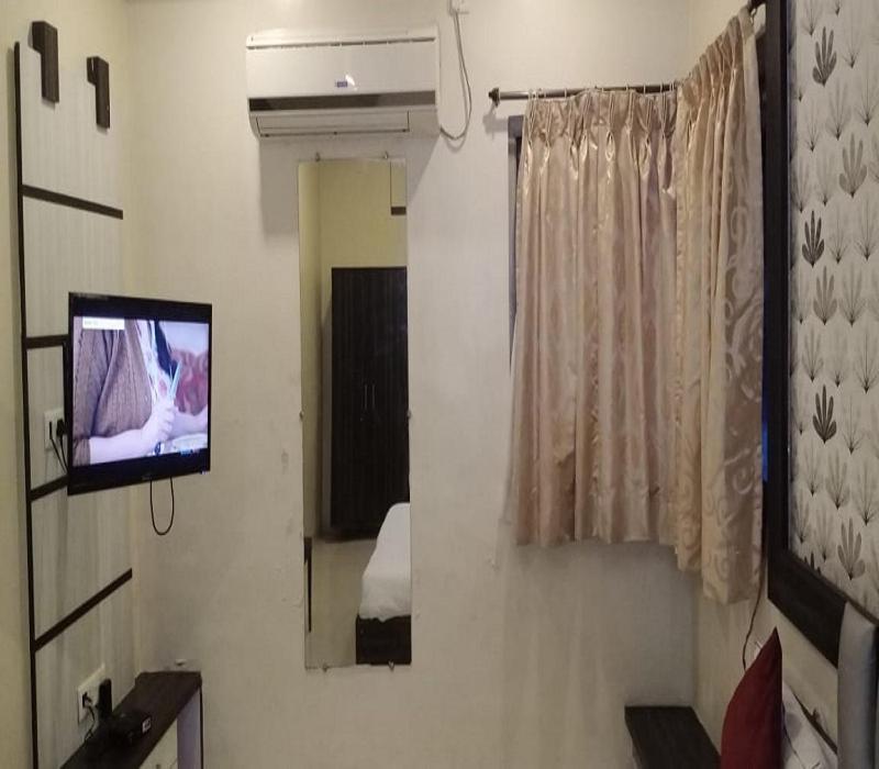 Hotel White House Pune Exterior photo