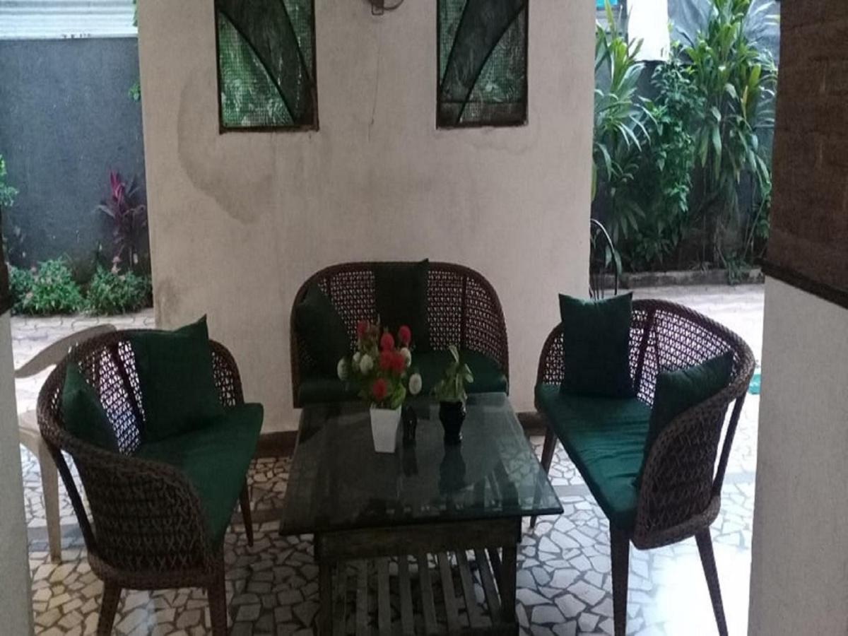 Hotel White House Pune Exterior photo