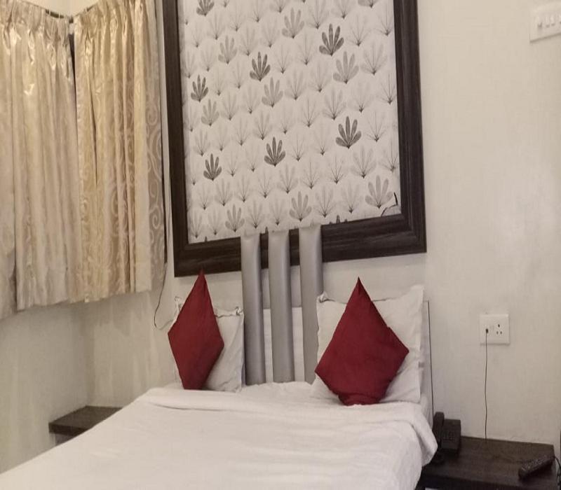 Hotel White House Pune Exterior photo