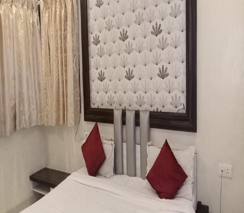 Hotel White House Pune Exterior photo